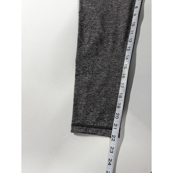 Victoria's Secret VSX Sport Size Small Grey‎ Knockout Capri's Pants - Picture 8 of 8